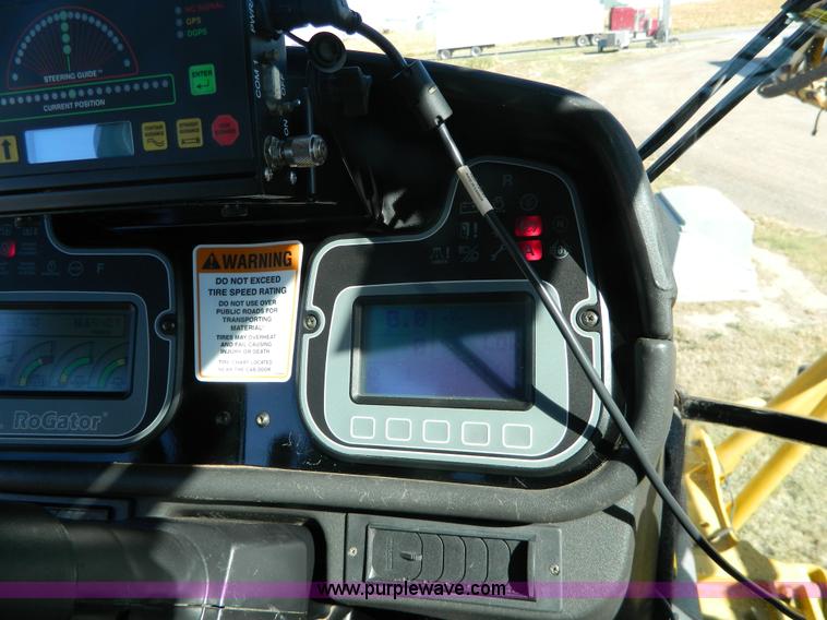 image for item K8202 2000 Ag-Chem RoGator 1254 self-propelled sprayer