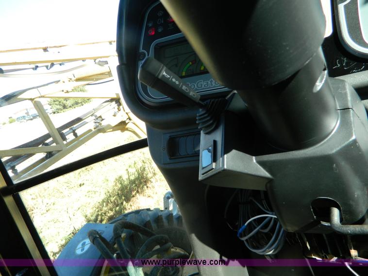 image for item K8202 2000 Ag-Chem RoGator 1254 self-propelled sprayer