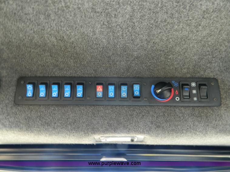 image for item K8202 2000 Ag-Chem RoGator 1254 self-propelled sprayer