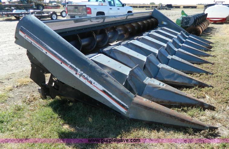 image for item K8203 1984 AGCO Gleaner R830 corn head