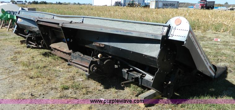 image for item K8203 1984 AGCO Gleaner R830 corn head