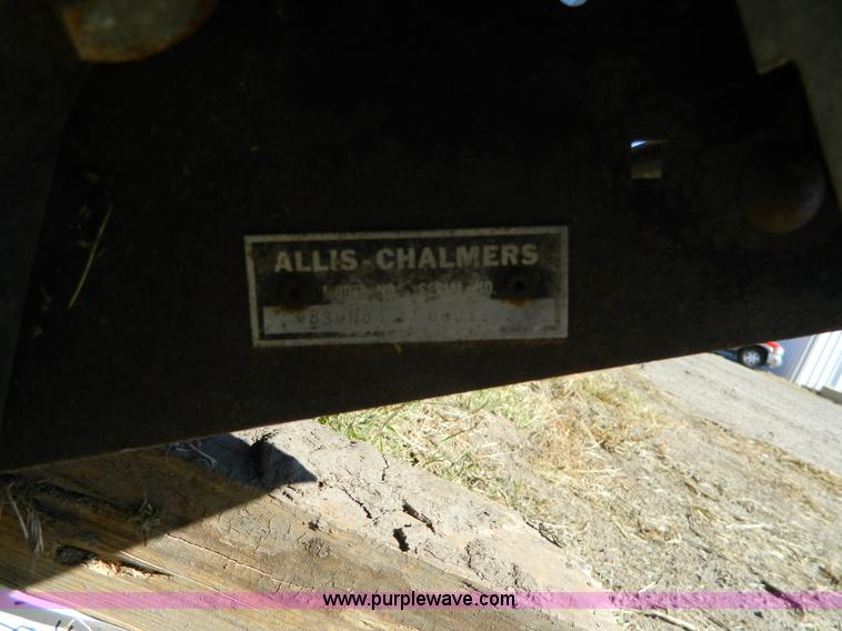 image for item K8203 1984 AGCO Gleaner R830 corn head