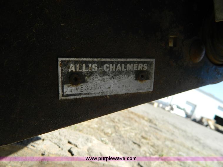 image for item K8203 1984 AGCO Gleaner R830 corn head