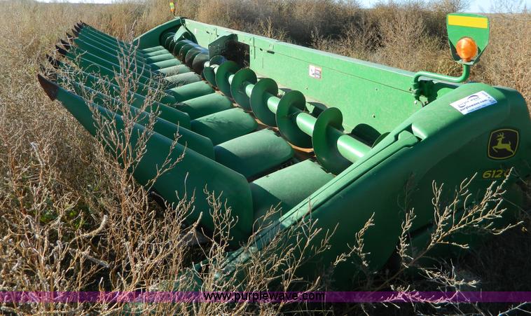 image for item K8205 2012 John Deere 612C corn head
