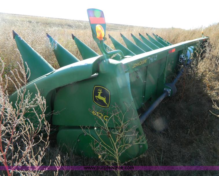 image for item K8205 2012 John Deere 612C corn head