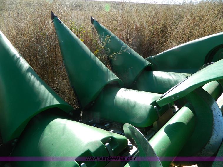 image for item K8205 2012 John Deere 612C corn head
