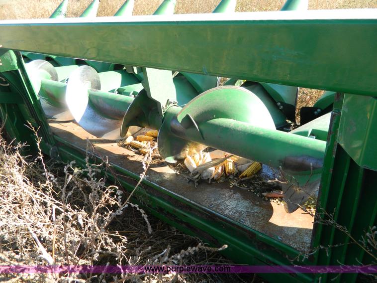image for item K8205 2012 John Deere 612C corn head