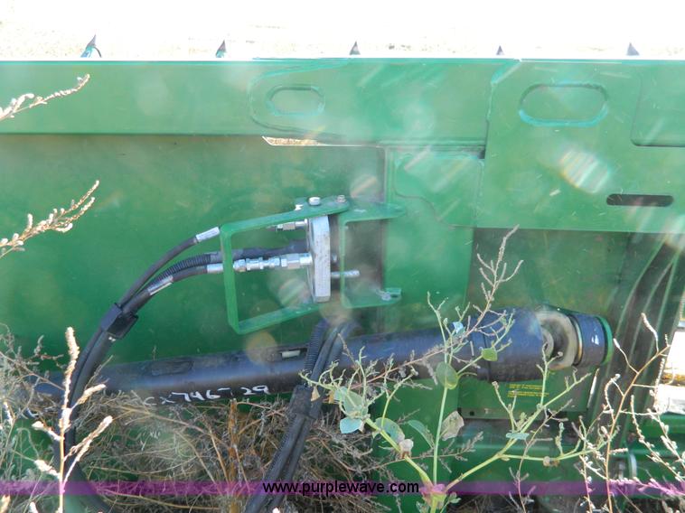 image for item K8205 2012 John Deere 612C corn head