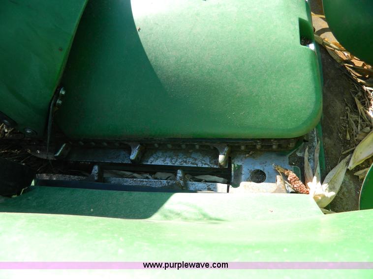 image for item K8205 2012 John Deere 612C corn head