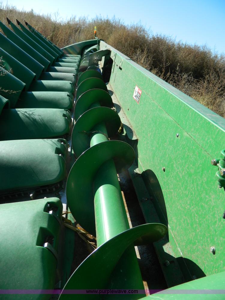 image for item K8205 2012 John Deere 612C corn head