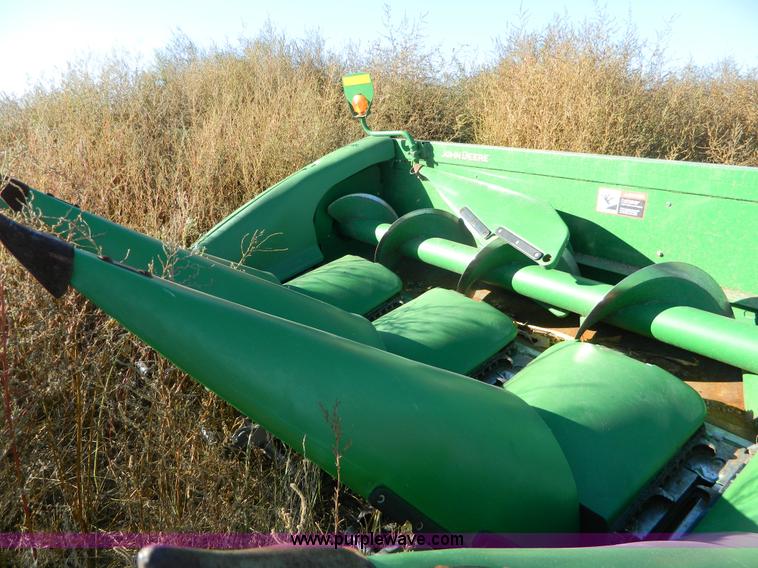 image for item K8205 2012 John Deere 612C corn head
