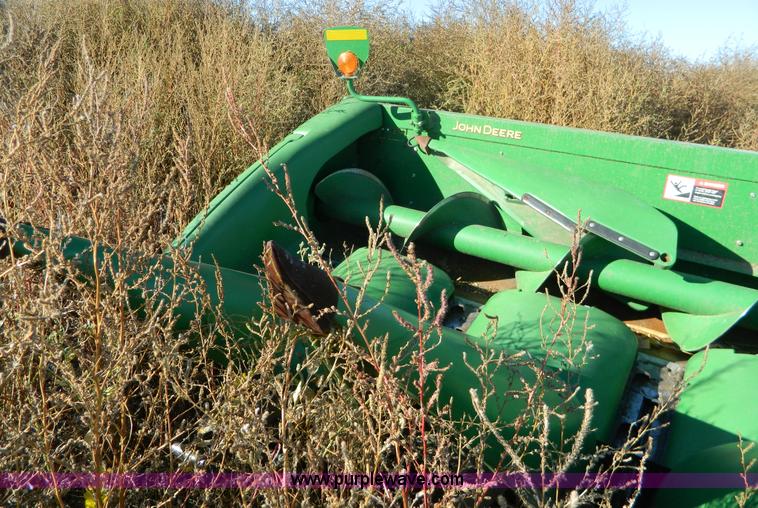 image for item K8205 2012 John Deere 612C corn head