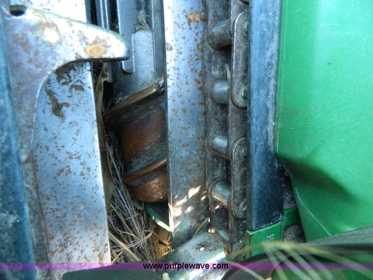image for item K8205 2012 John Deere 612C corn head