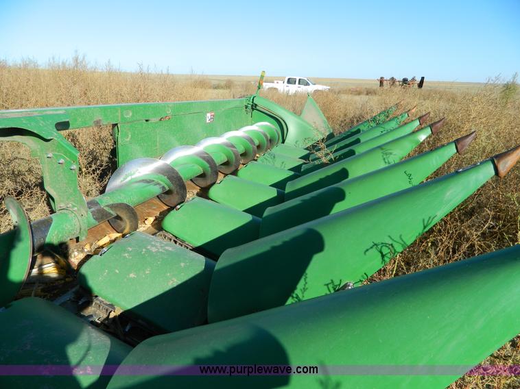 image for item K8205 2012 John Deere 612C corn head