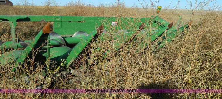 image for item K8205 2012 John Deere 612C corn head