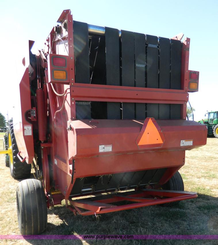 image for item K8206 2006 New Holland BR780A round baler