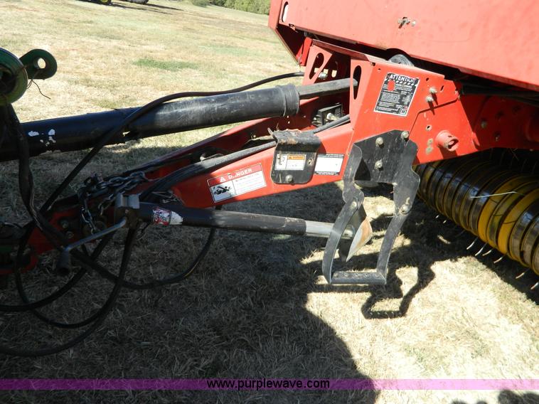 image for item K8206 2006 New Holland BR780A round baler