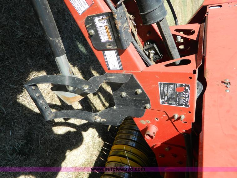 image for item K8206 2006 New Holland BR780A round baler