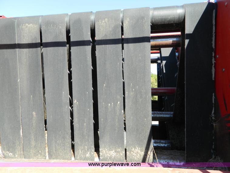 image for item K8206 2006 New Holland BR780A round baler