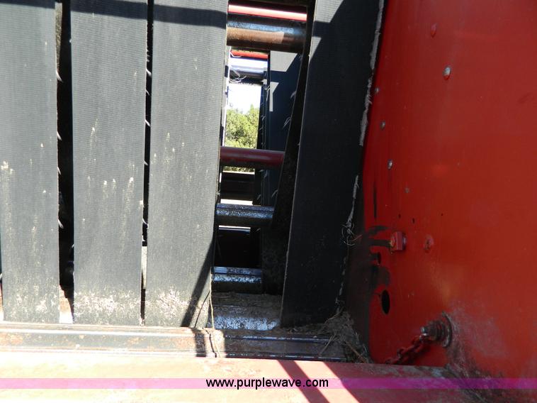 image for item K8206 2006 New Holland BR780A round baler