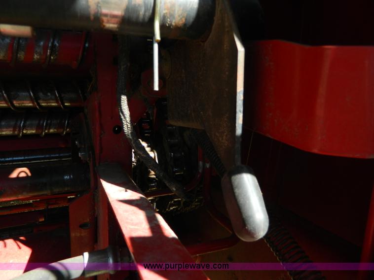 image for item K8206 2006 New Holland BR780A round baler