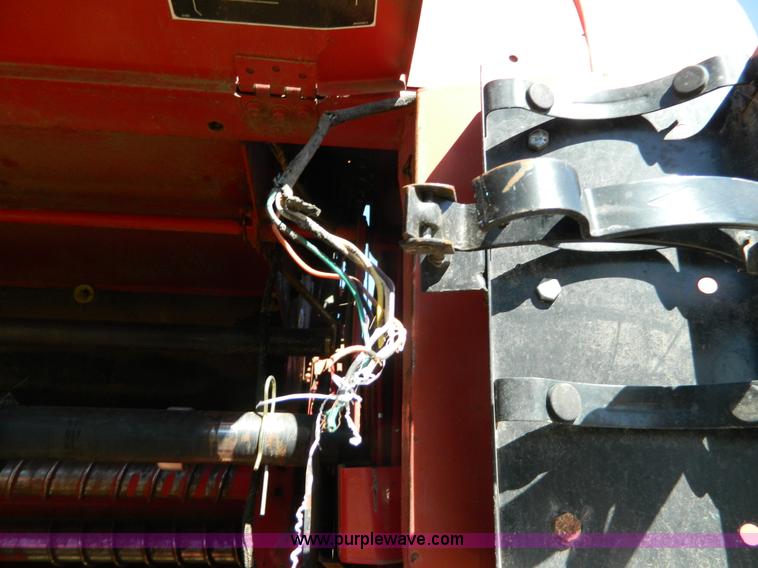 image for item K8206 2006 New Holland BR780A round baler