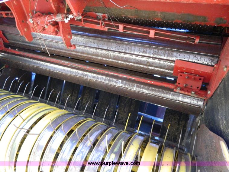 image for item K8206 2006 New Holland BR780A round baler