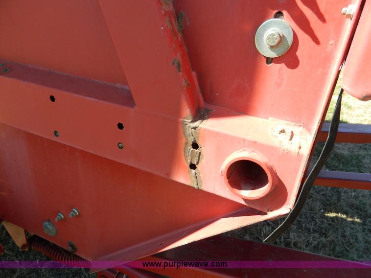 image for item K8206 2006 New Holland BR780A round baler