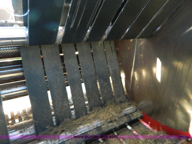 image for item K8206 2006 New Holland BR780A round baler