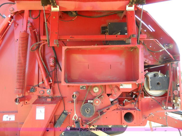 image for item K8206 2006 New Holland BR780A round baler