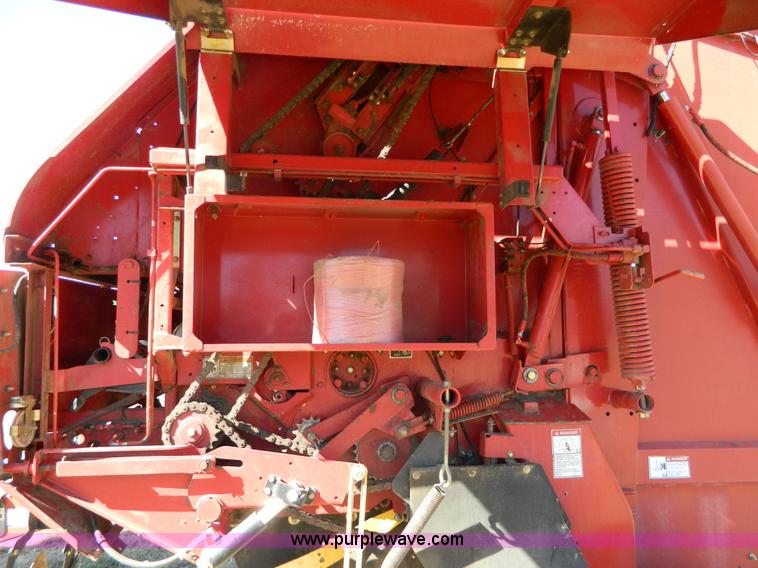 image for item K8206 2006 New Holland BR780A round baler