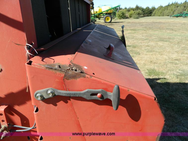 image for item K8206 2006 New Holland BR780A round baler