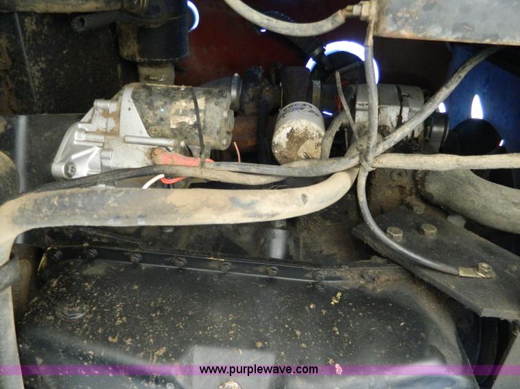 image for item K8206 2006 New Holland BR780A round baler