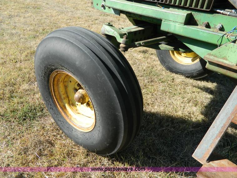 image for item K8210 1975 John Deere 4230 tractor
