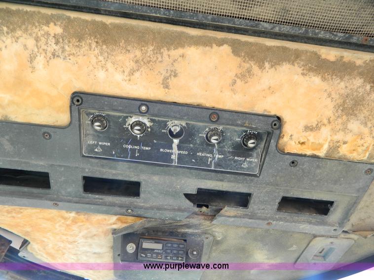 image for item K8210 1975 John Deere 4230 tractor