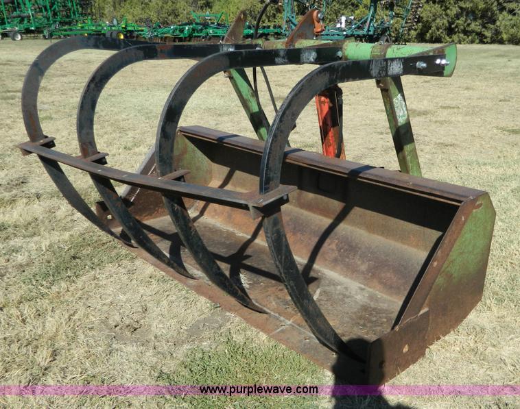 image for item K8210 1975 John Deere 4230 tractor