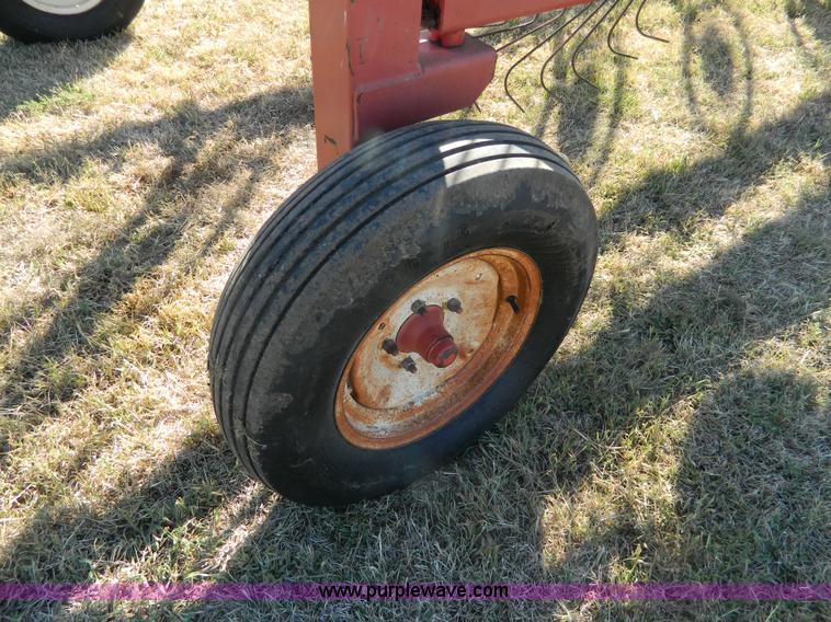image for item K8211 H&S BF124C hi-capacity hay rake