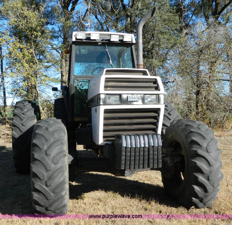 image for item K8237 Case IH 3294 MFWD tractor