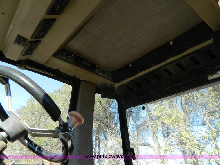 image for item K8237 Case IH 3294 MFWD tractor