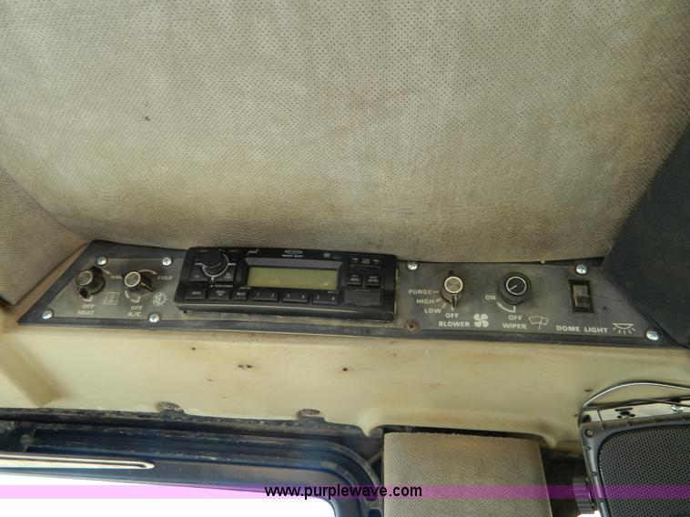 image for item K8237 Case IH 3294 MFWD tractor