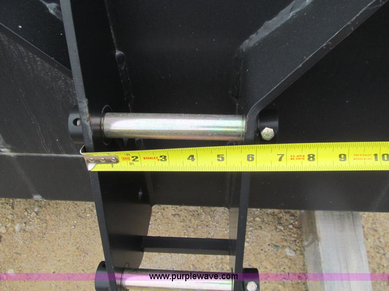 image for item L1764 72" loader bucket