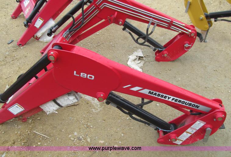 image for item L1786 Massey-Ferguson L80 loader