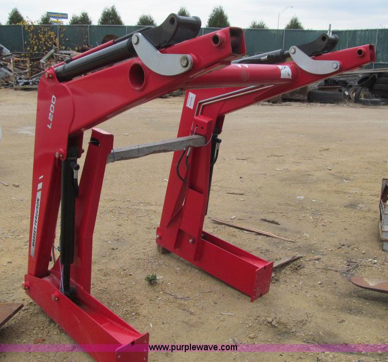 image for item L1788 Massey-Ferguson L200 loader