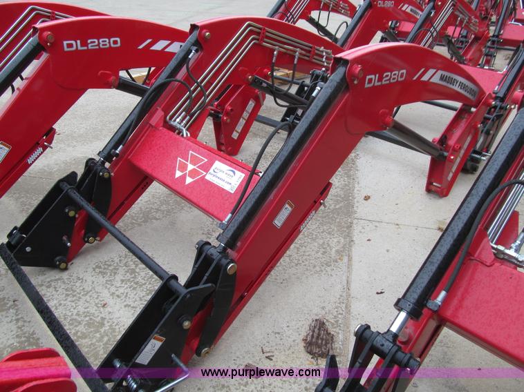 image for item L1793 Massey-Ferguson DL280 loader