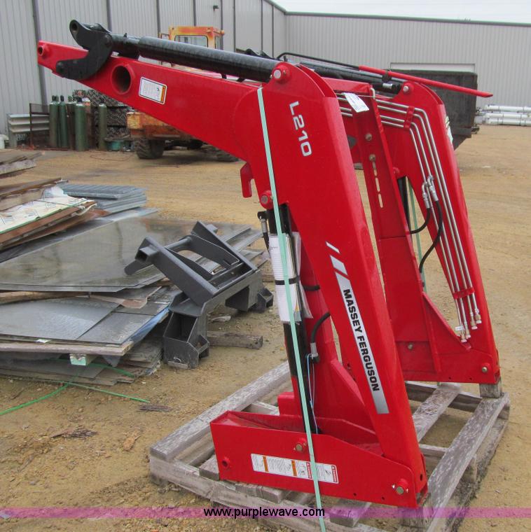 image for item L1794 Massey-Ferguson L210 loader