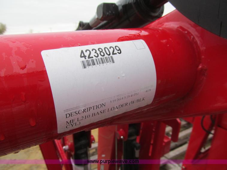image for item L1795 Massey-Ferguson L210 loader
