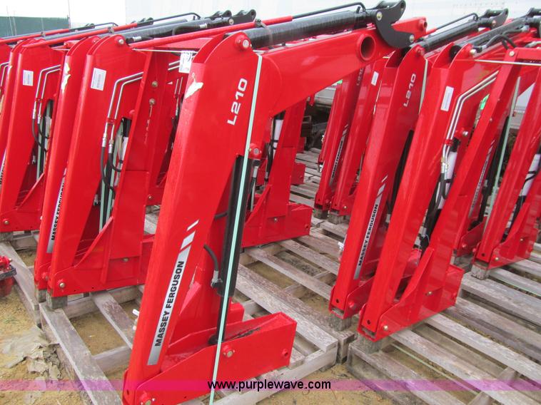 image for item L1796 Massey-Ferguson L210 loader