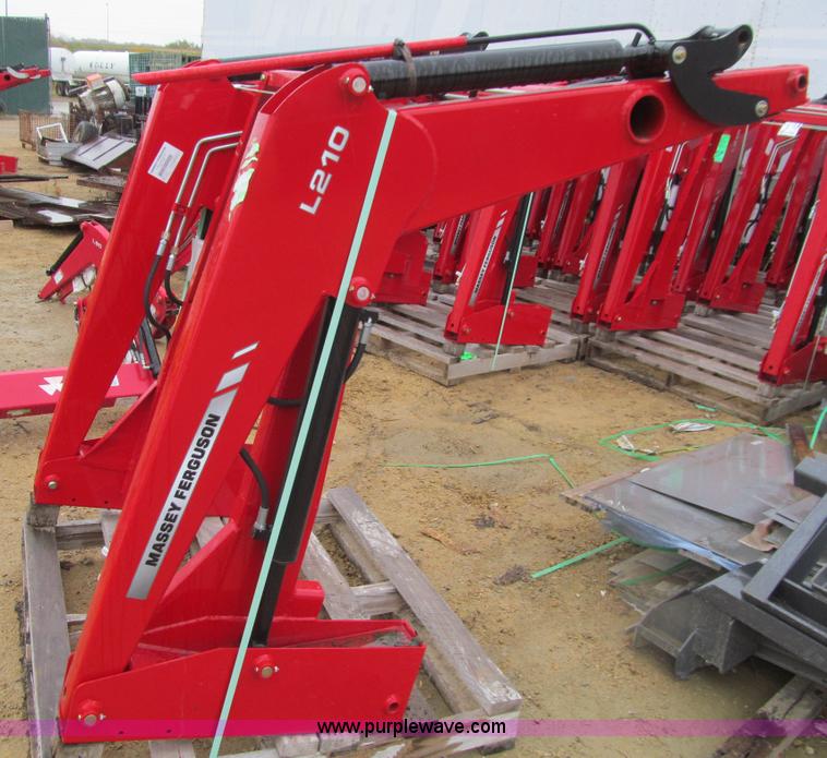 image for item L1797 Massey-Ferguson L210 loader