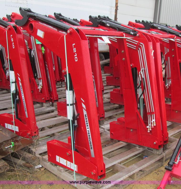 image for item L1798 Massey-Ferguson L210 loader