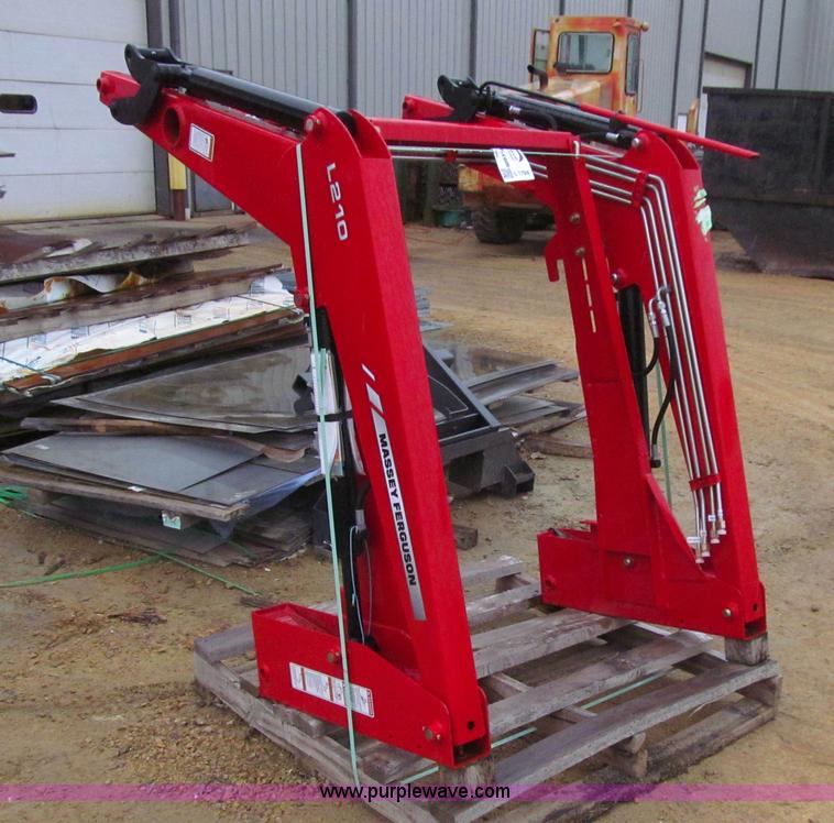 image for item L1798 Massey-Ferguson L210 loader